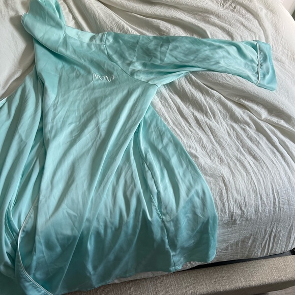 Kate Spade Mrs. Robe - Picture 2 of 3